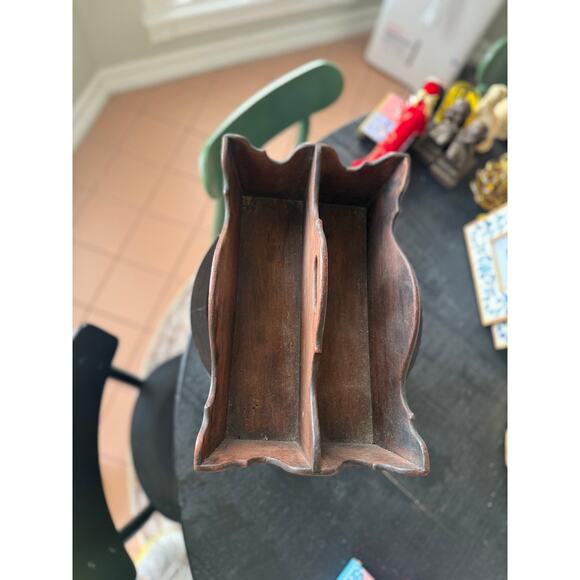 Antique Wooden Divided Caddy with Scalloped Edges – Rustic Farmhouse Organizer - Picture 2 of 5